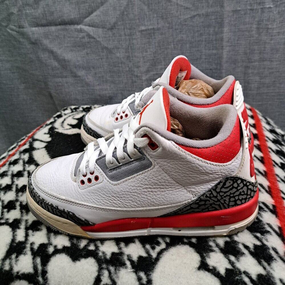 %Size 6Y Nike AirJordan 3 Retro Mid Fire Red AJ23